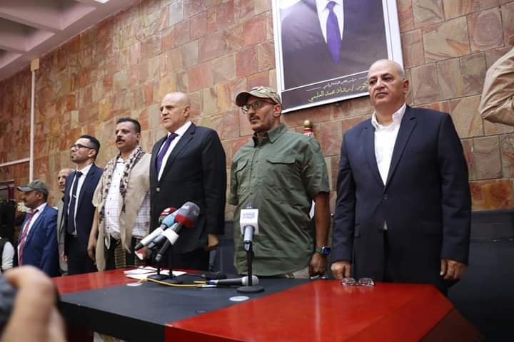 مسؤول رفيع يصل وسط محافظة تعز 