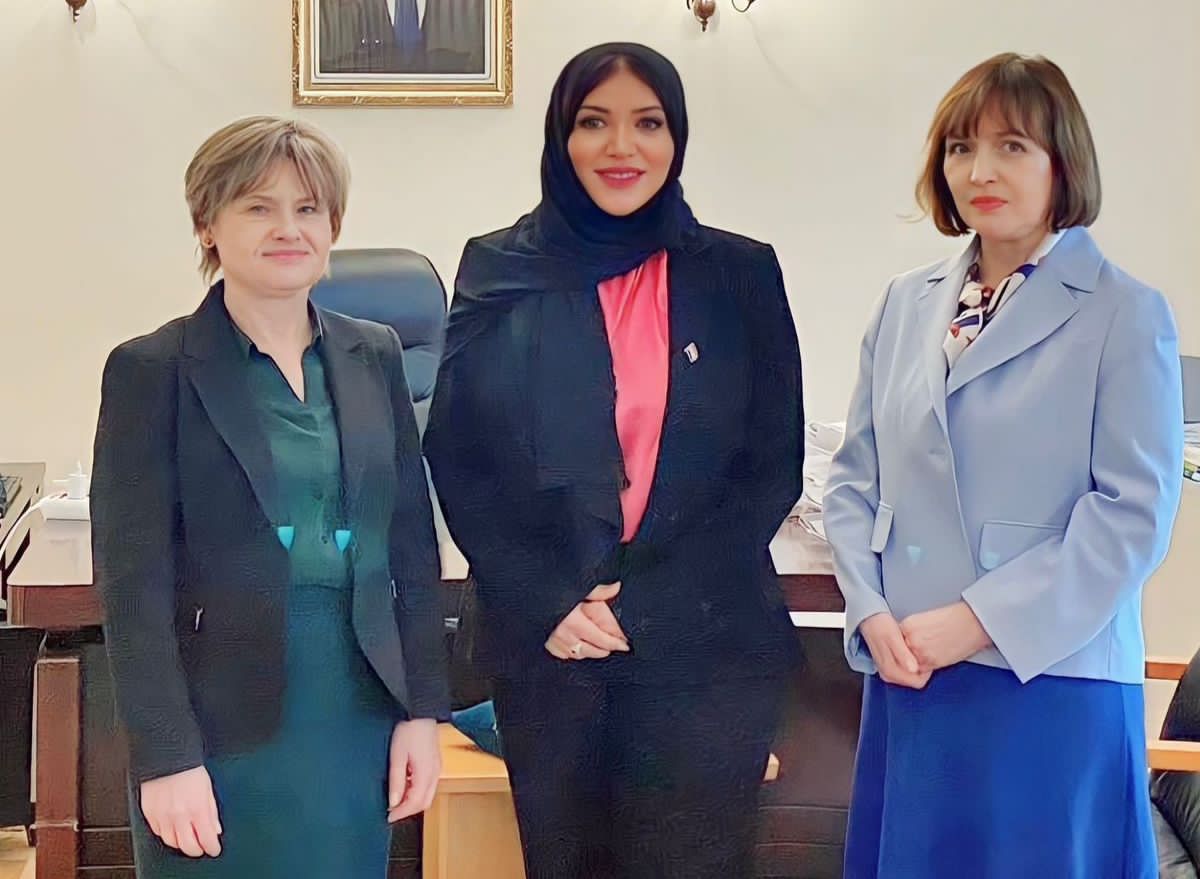 سفيرة بلادنا لدى بولندا تلتقي رئيس العلاقات الخارجية بالوكالة الوطنية البولندية للتبادل الأكاديمي