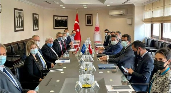 جريفيث يبحث في تركيا الوضع الإنساني باليمن وأفغانستان 