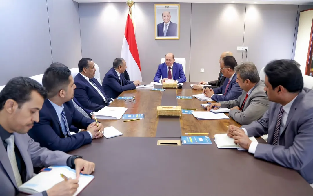 رئيس الوزراء الدكتور الزنداني يوجه بتوحيد إجراءات الصناعة والمالية لتعزيز بيئة الاستثمار