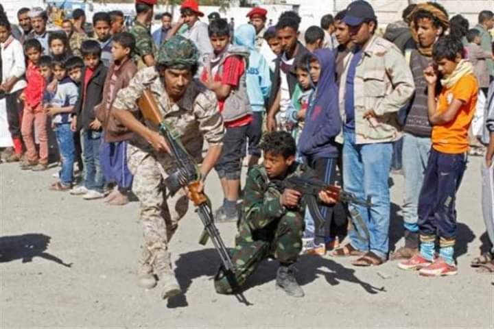 الحوثيون يجندون 40 طفلا خلال الشهر الماضي