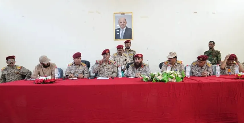 مراسم تسليم واستلام قيادة المنطقة العسكرية الرابعة في عدن بإشراف وزارة الدفاع