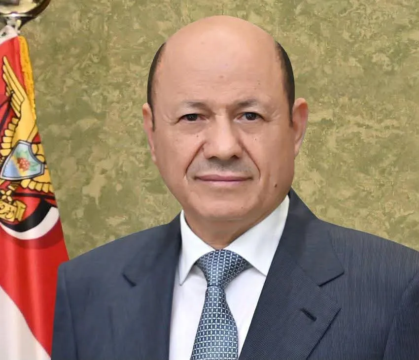 العليمي يؤكد أهمية رفع الجاهزية العسكرية عقب إحباط هجوم حوثي في الساحل الغربي