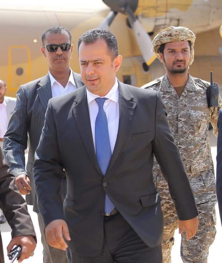 رئيس الحكومة يعود إلى عدن بعد شهرين قضاها بالخارج