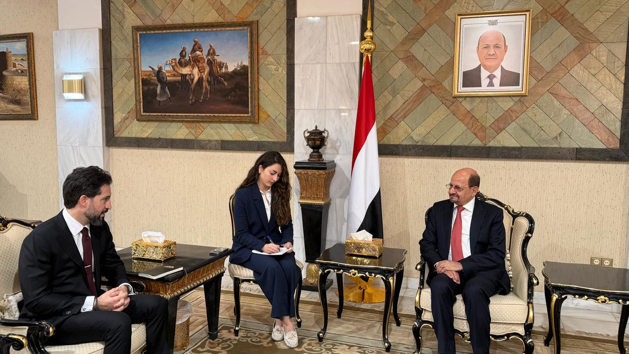 الزنداني يبحث مع القائم بالأعمال الأمريكي تعزيز التعاون الثنائي ودعم الاستقرار في اليمن