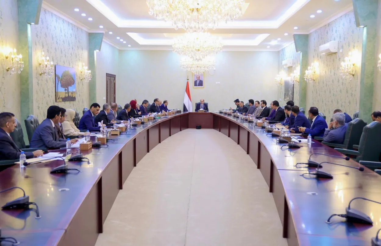 الحكومة تقر إصلاحات مالية وتوجه بتسريع الأداء وتؤسس هيئة لرعاية الجرحى