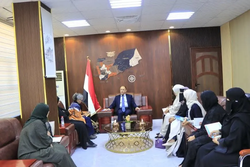 الصناعة تبحث في عدن توسيع الشراكات لدعم تمكين المرأة وتعزيز دورها الاقتصادي