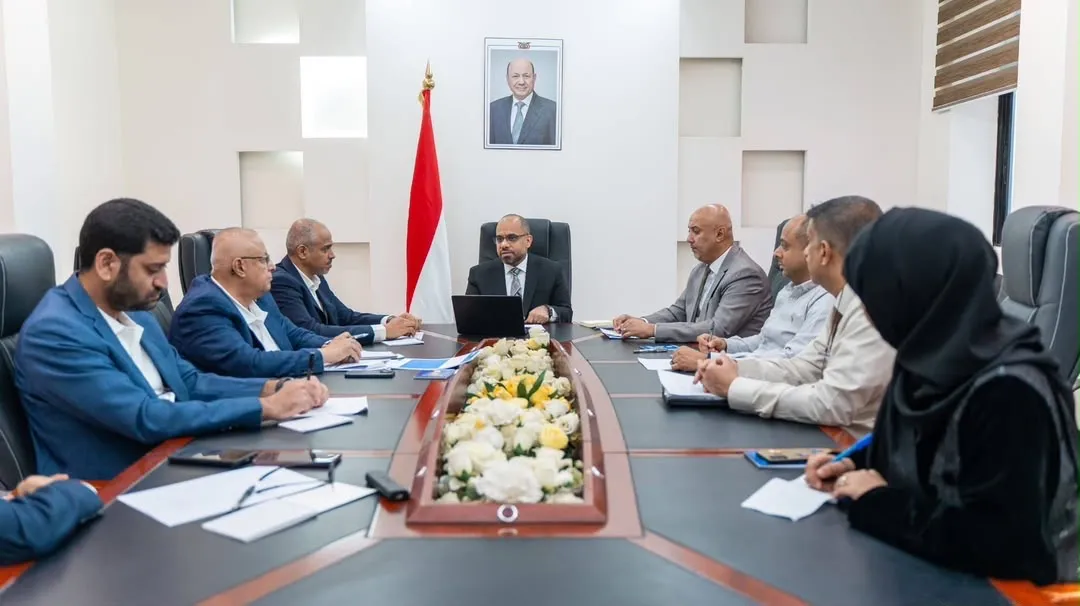 وزير الاتصالات يوجه برفع الجاهزية لمواجهة أي محاولات لقطع خدمات الاتصالات في المناطق المحررة