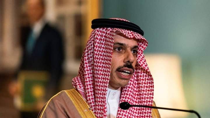 مسؤول سعودي رفيع يقر بالخلاف بين بلاده والإمارات