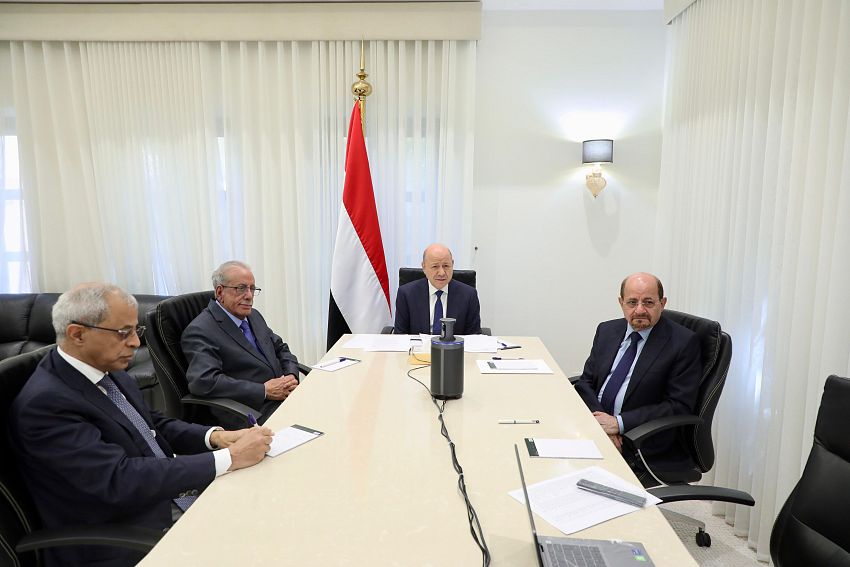 العليمي يبحث مع وزارة الخارجية تأمين دعم دولي لمواجهة الحوثيين وسط تصعيد ميداني