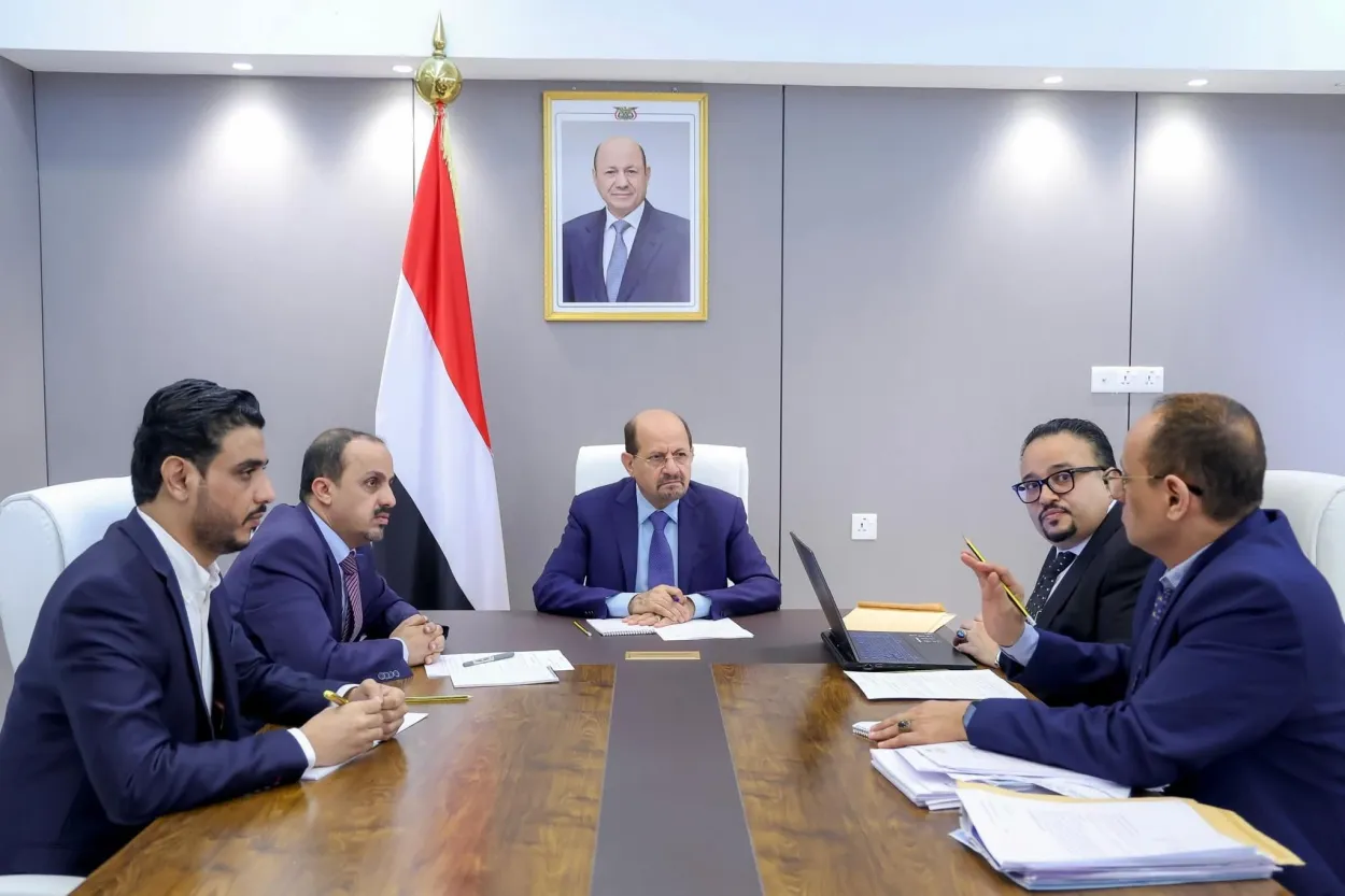 الحكومة تدفع نحو تحديث الإعلام الرسمي وتسرع رقمنة الأرشيف الوطني