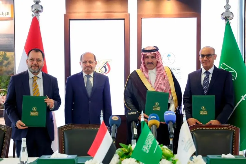 رئيس الوزراء يشهد توقيع اتفاقيتين لدعم الكهرباء واستدامة عمل “بترومسيلة” بتمويل سعودي قدره 150 مليون دولار