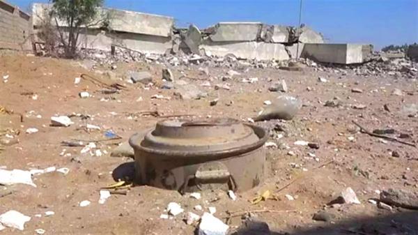 إصابة مدنيين بانفجار ألغام ومتفجرات بالحديدة