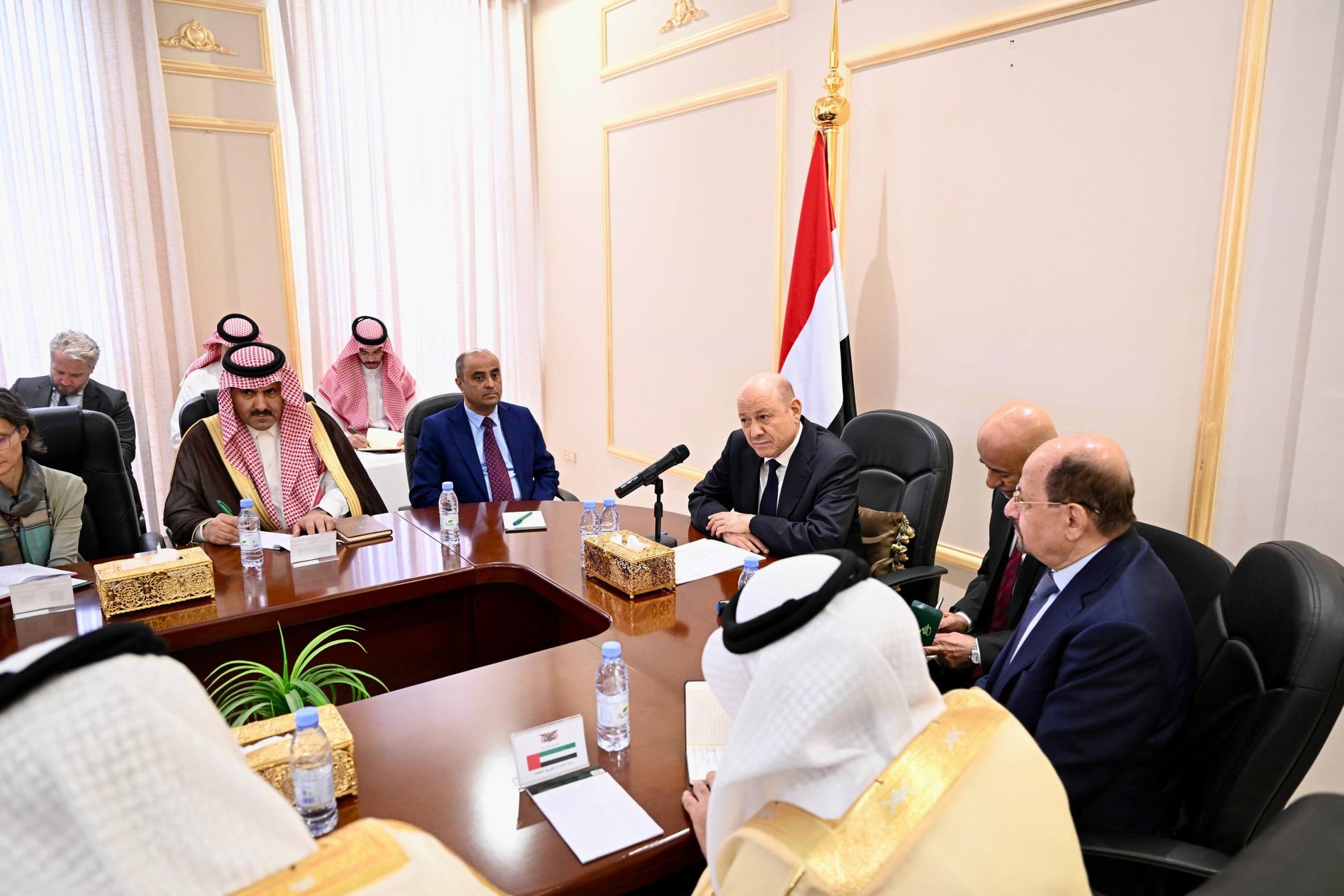 دعوات دولية لخفض التصعيد وتعزيز الأمن والاستقرار في اليمن