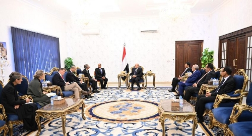 العليمي يبلغ سفراء الأوروبيون بجهود السعودية وعمان