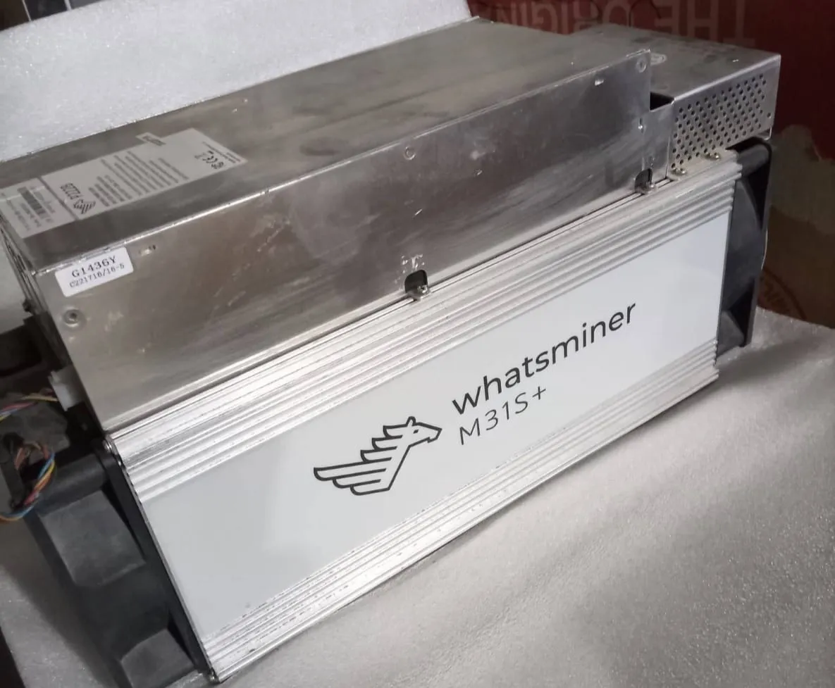 جمرك المهرة يضبط شحنة أجهزة تعدين عملات رقمية مخفية ويؤكد جهوده لمكافحة التهريب