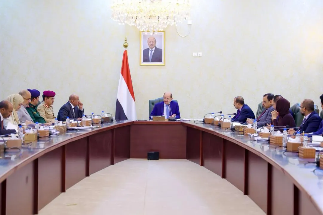 مجلس الوزراء يعلن الانعقاد الدائم ويشكل فريقاً لإدارة الأزمة بعد التصعيد الإيراني الحوثي