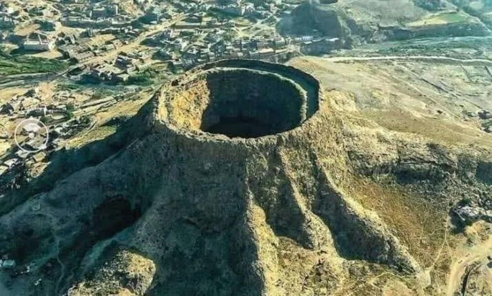 بعد حادثة الانتشال المأساوية.. مطالبات عاجلة بتأهيل حرضة دمت وحماية أحد أبرز المعالم الطبيعية والسياحية 