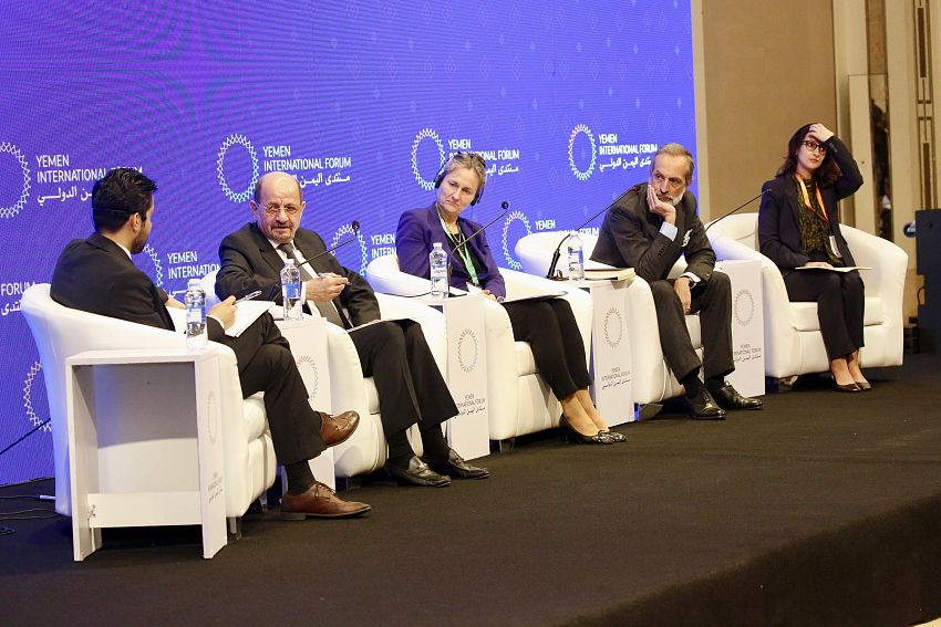 الحكومة اليمنية تلوّح بالخيار العسكري لإنهاء انقلاب الحوثيين وتدعو لتفعيل قرارات مجلس الأمن