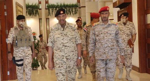 وصول رئيس هيئة الأركان العامة  إلى البحرين 