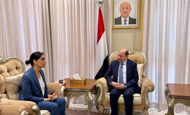 الزنداني يبحث تعزيز العلاقات مع بريطانيا ويودّع القائم بأعمال السفير المغربي