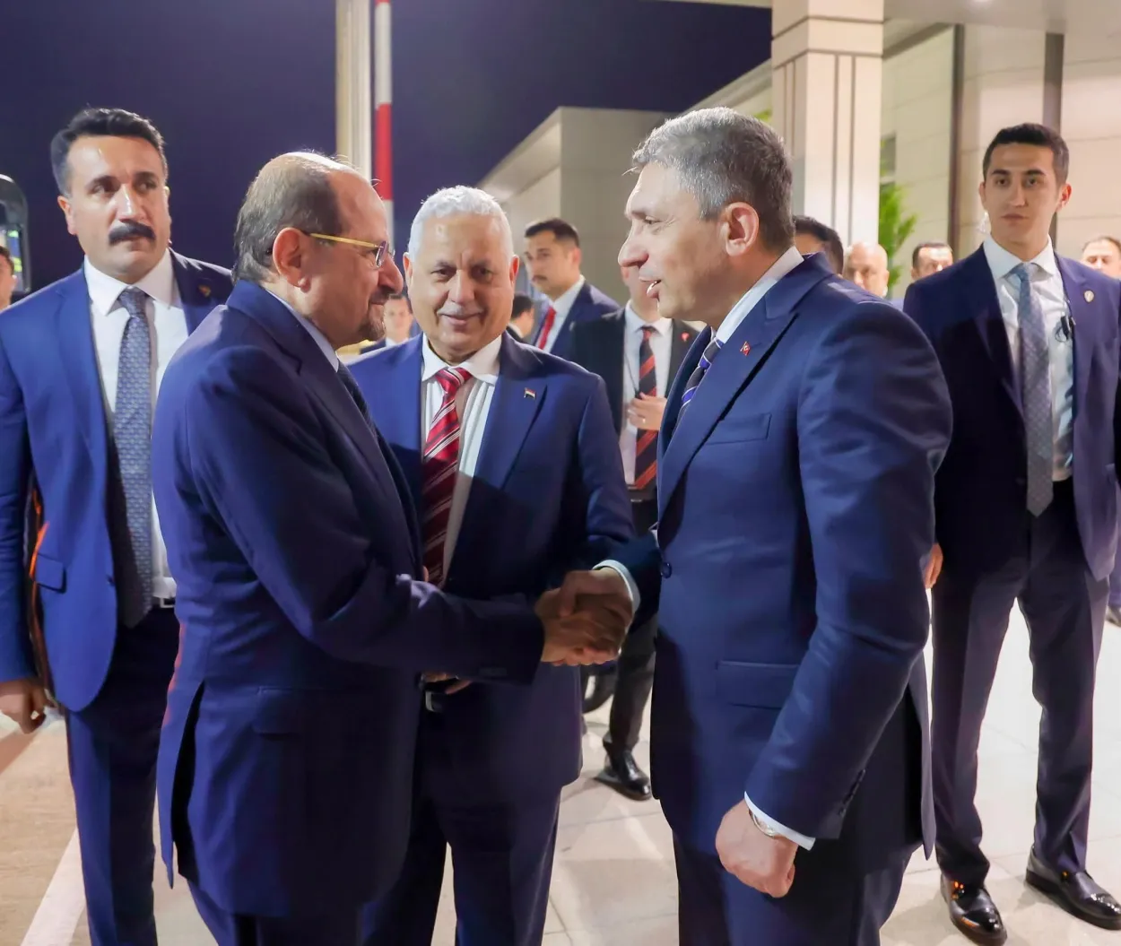 وصول الزنداني إلى أنطاليا للمشاركة في منتدى دولي وبحث تعزيز الشراكات