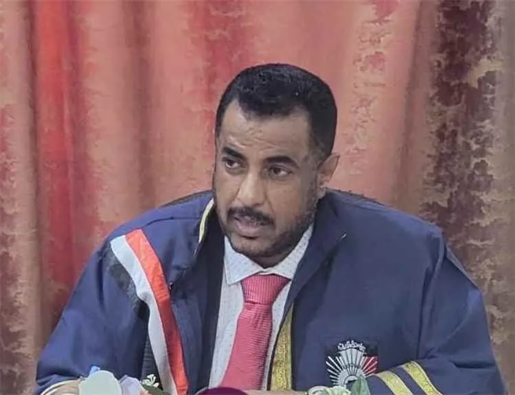 وكيل محافظة أبين الحمزة: التشكيك بيمنية سقطرى خطاب خطير يفتح الباب أمام أجندات تستهدف وحدة البلاد