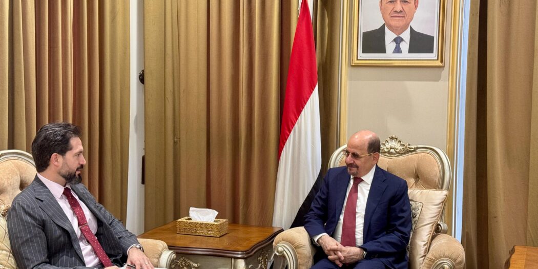 الزنداني يبحث مع القائم بأعمال السفارة الأمريكية تعزيز العلاقات ودعم الحكومة