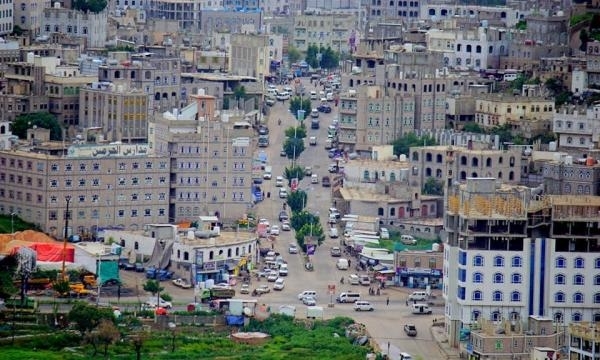 مليشيا الحوثي تختطف تجار وتعتدي على آخرين بمديرية المخادر في محافظة إب