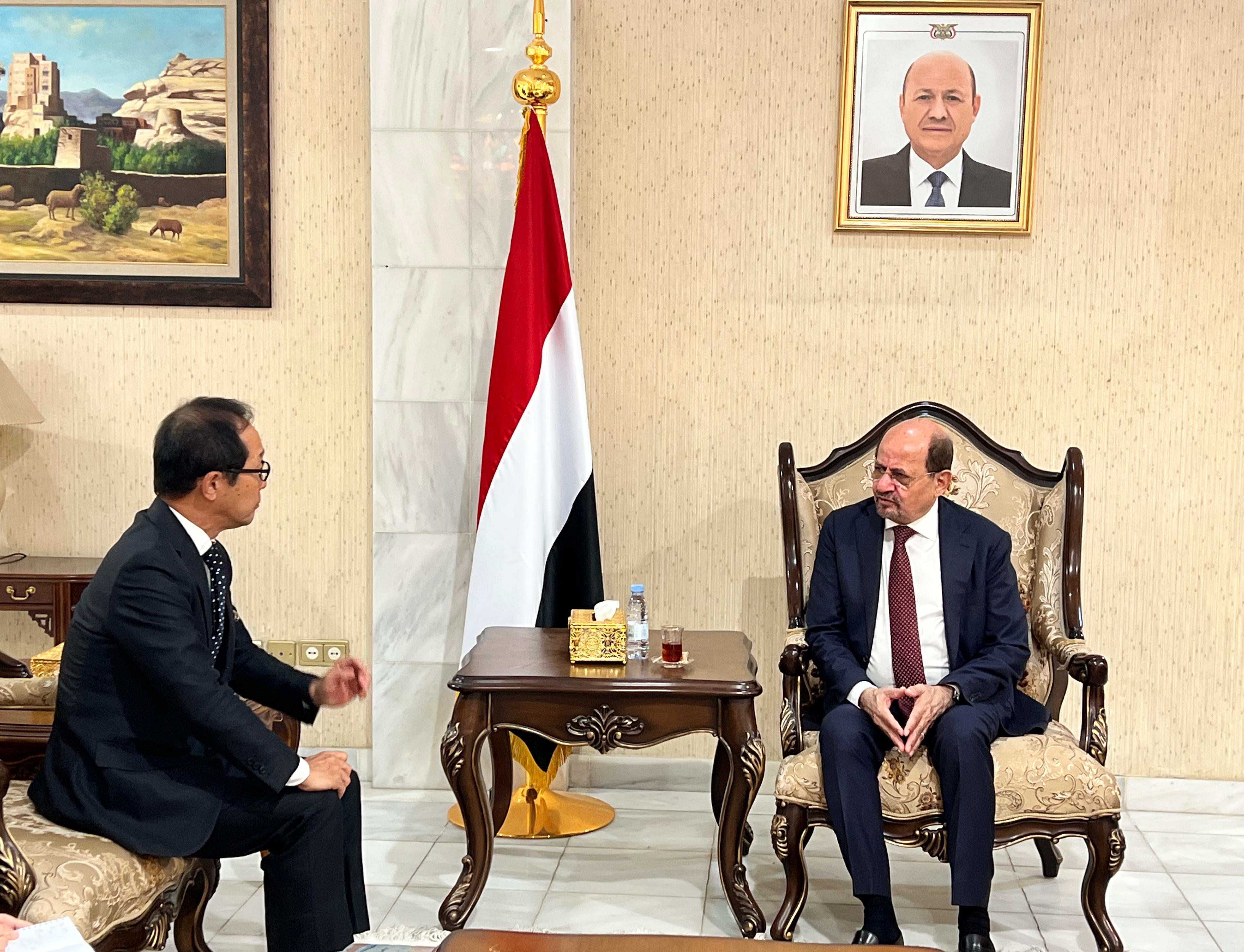 الزنداني يبحث مع السفير الياباني والقائم بالأعمال الصيني تعزيز التعاون ودعم استقرار اليمن