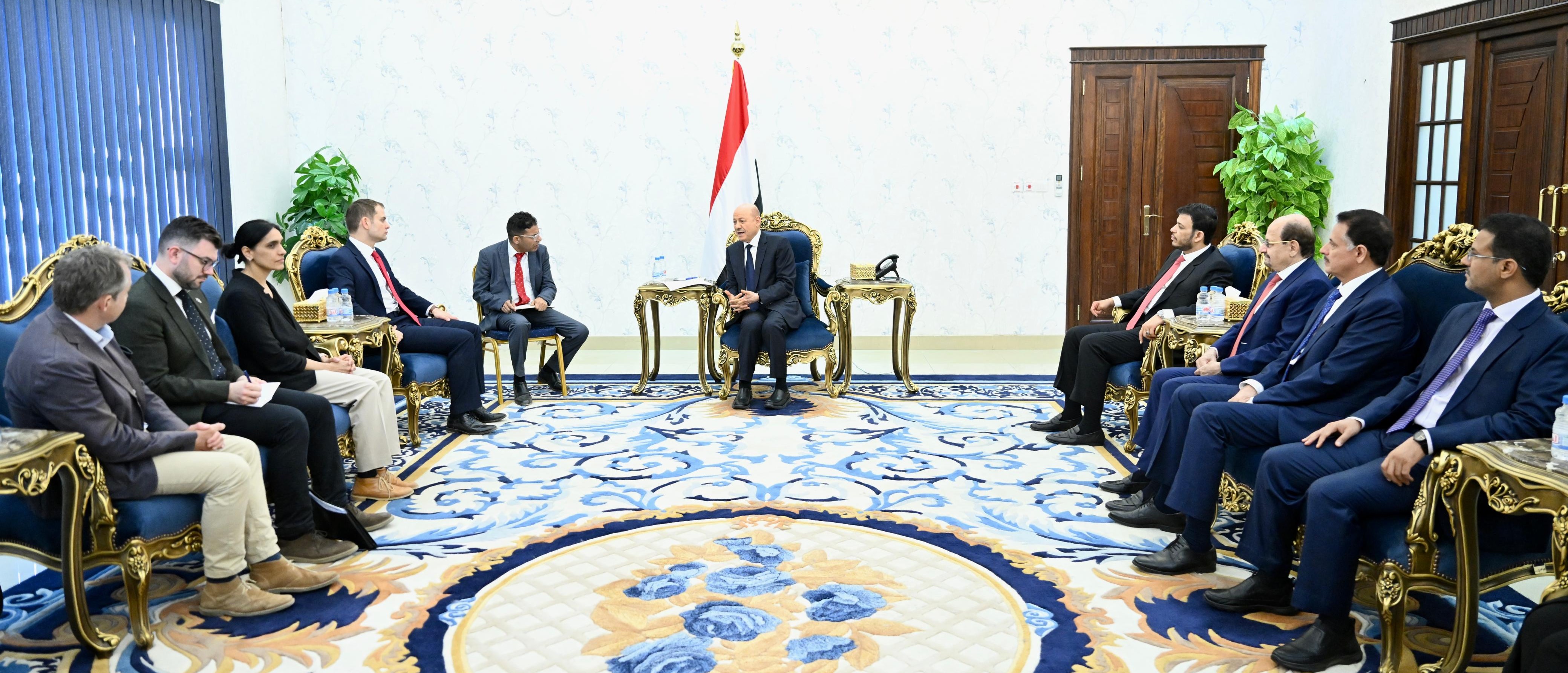 أول زيارة منذ 7 سنوات: لندن تعود إلى عدن… والرئيس العليمي يضع الوزير البريطاني أمام “حقيقة التهديد الحوثي”