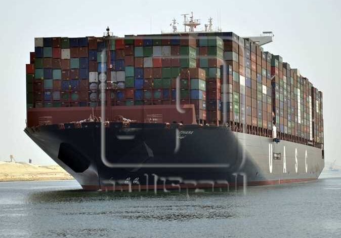 غرق باخرة نفط تهدد بتلوث في شواطي عدن