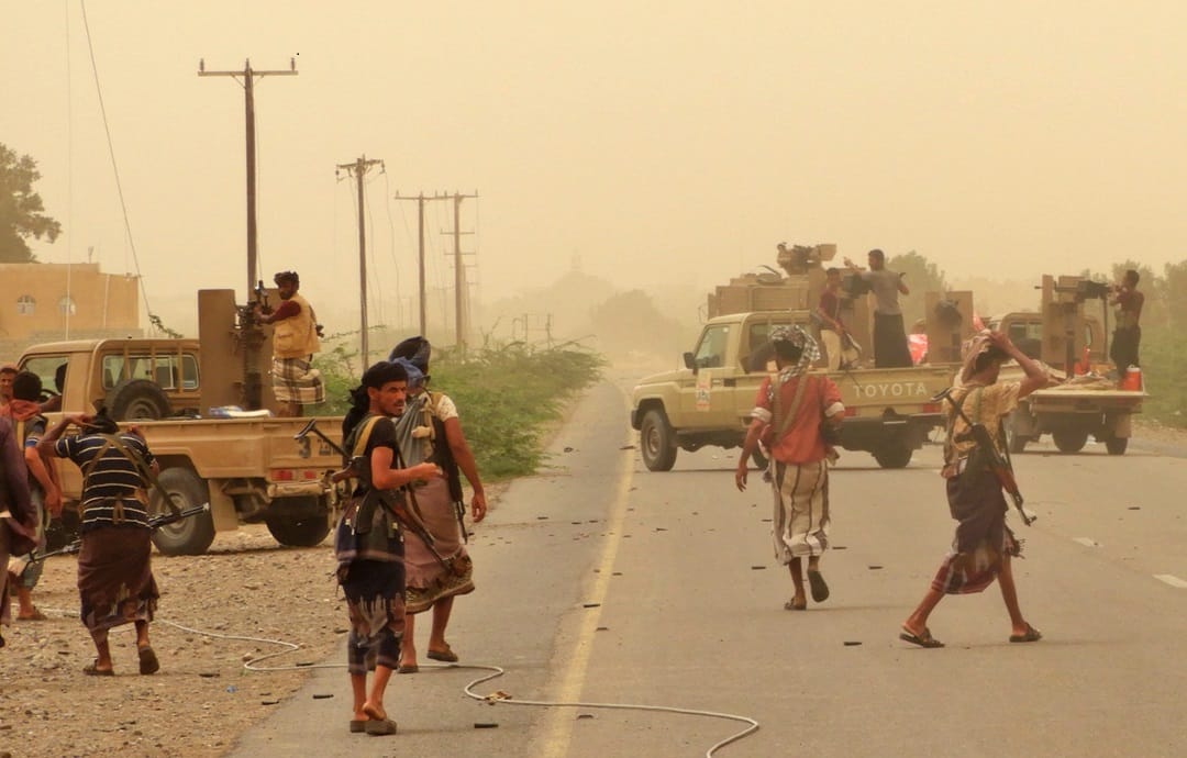 مدنيون محتجزون لدى الحوثيين يسقطون في غارة أمريكية بالجوف... والمليشيا تواصل استخدام الدروع البشرية