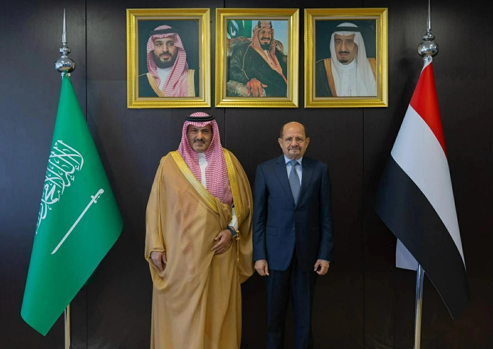 السعودية تقدم دعماً مالياً جديداً للحكومة اليمنية بقيمة 224 مليون ريال لتغطية الرواتب