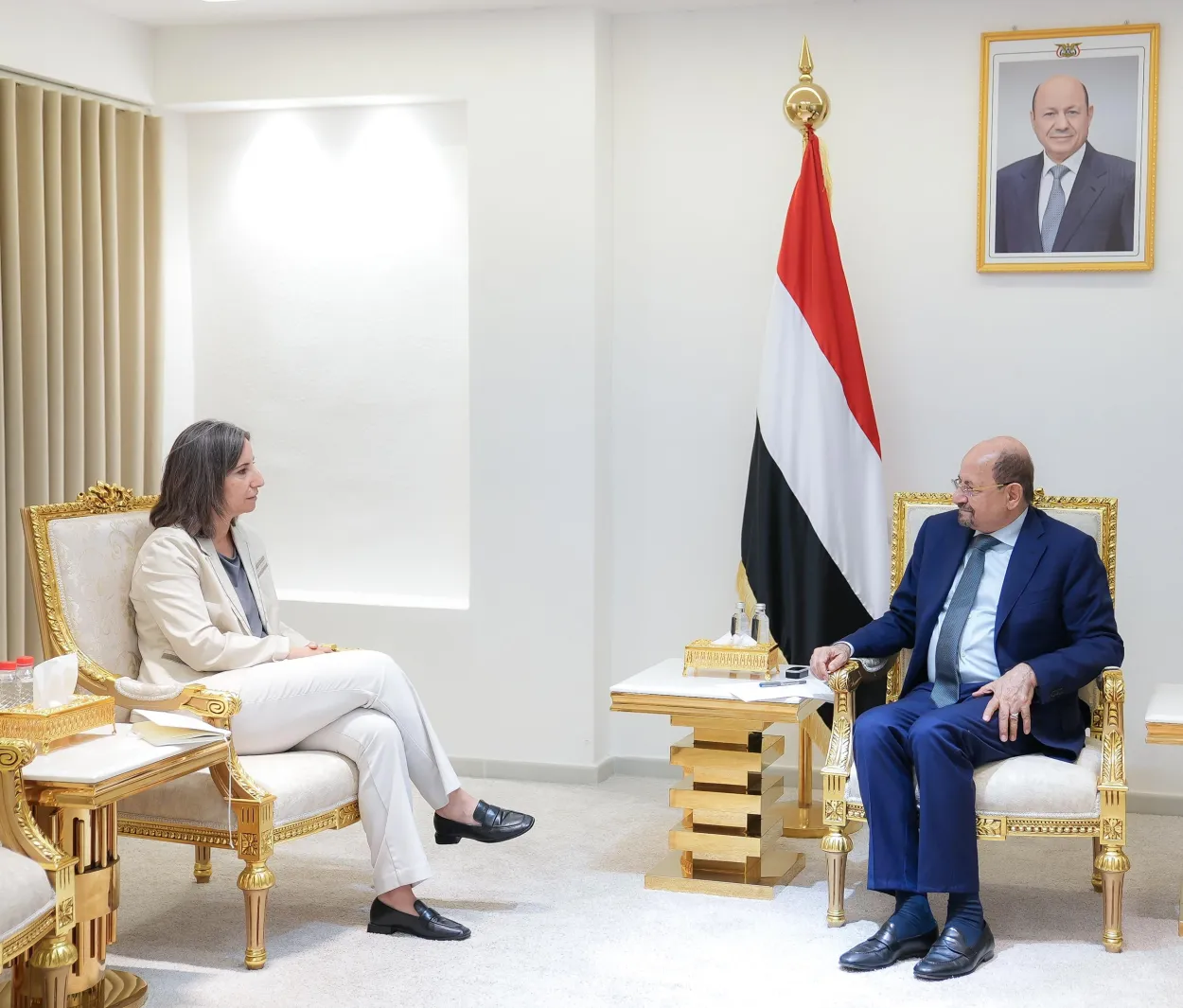  الزنداني يبحث مع البنك الدولي دعم إصلاحات الكهرباء ويؤكد أولوية تعزيز استقلال القضاء