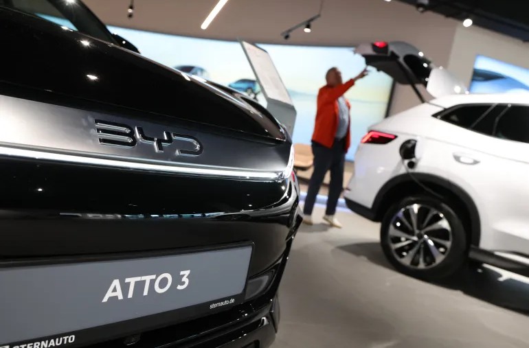 كيف تراجعت صناعة السيارات الأوروبية مقابل الصعود الصيني؟