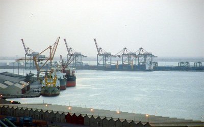 وصول دفعة جديدة من المشتقان النفطية إلى عدن