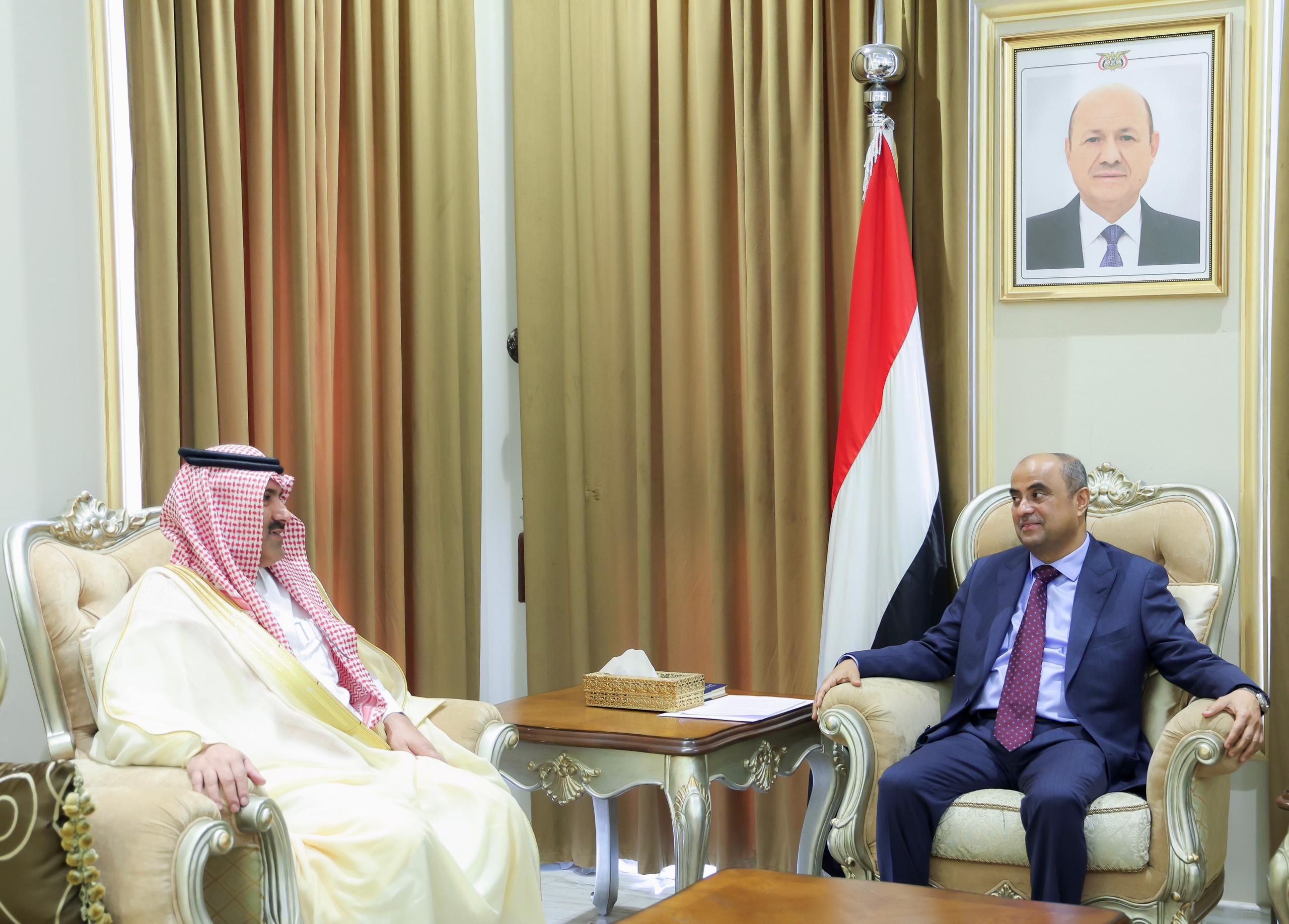 رئيس الوزراء يستعرض مع سفراء السعودية وأمريكا والإمارات الدعم الاقتصادي والإصلاحات ومسار العلاقات الثنائية