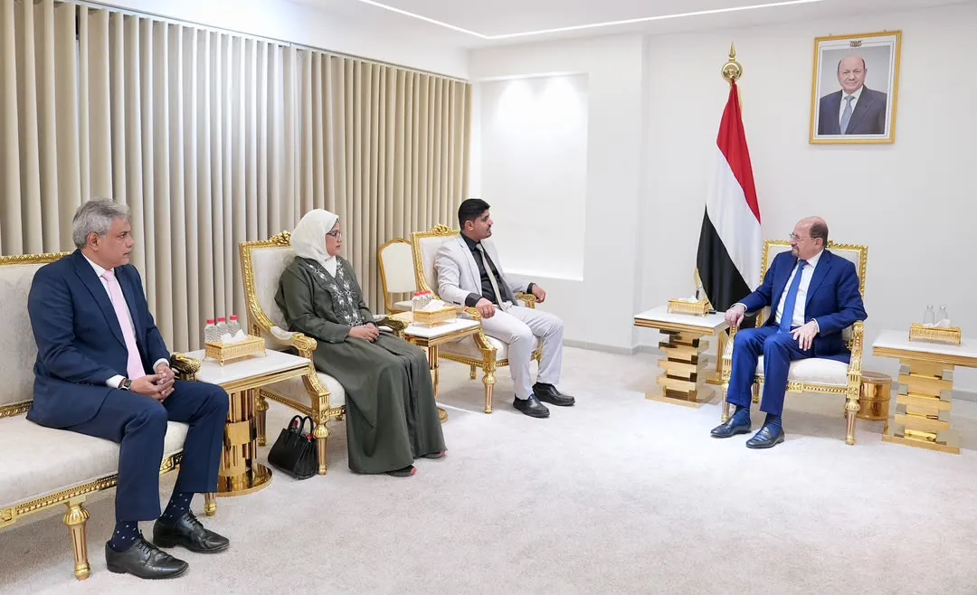 رئيس الوزراء يؤكد أهمية الشراكة مع القطاع الخاص لتعزيز الاستثمار وتحسين الخدمات