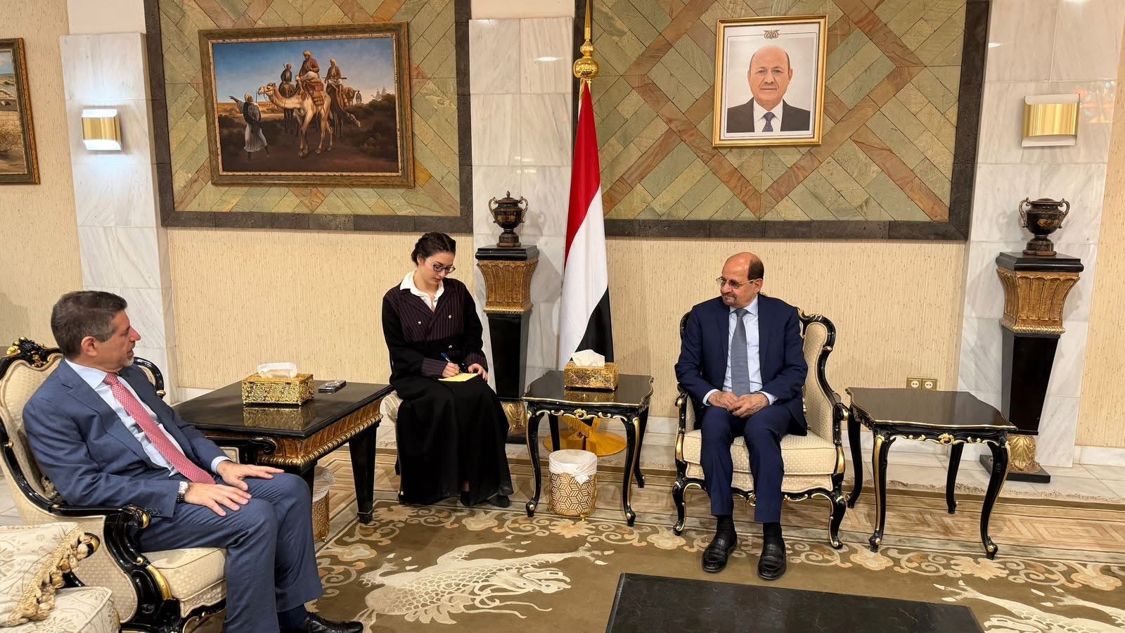 وزير الخارجية يبحث مع السفير الأمريكي التطورات في اليمن والمنطقة.. ويتسلّم أوراق اعتماد السفير الأسترالي الجديد