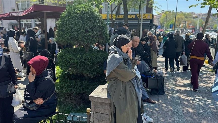 زلزال بقوة 6.2 درجات يضرب إسطنبول ويخلف أكثر من 350 مصابا