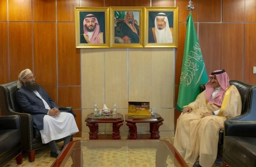 الوادعي وآل جابر يبحثان ترتيبات موسم حج 1447هـ وتعزيز خدمات الحجاج اليمنيين