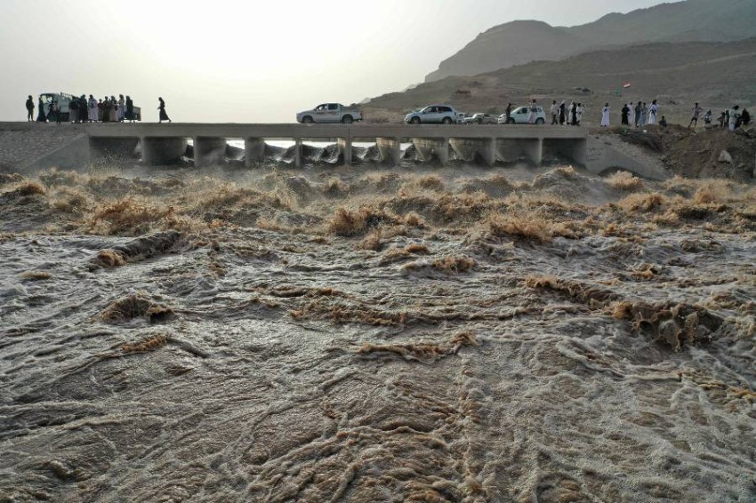 لليوم الخميس على التوالي.. السلطة المحلية بحضرموت تعلن تعليق الدراسة بسبب الأحوال الجوية