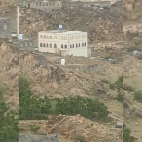 ميليشيا الحوثي تفجر منزل مواطن في البيضاء ومنظمة حقوقية تعدّها جريمة حرب (فيديو)