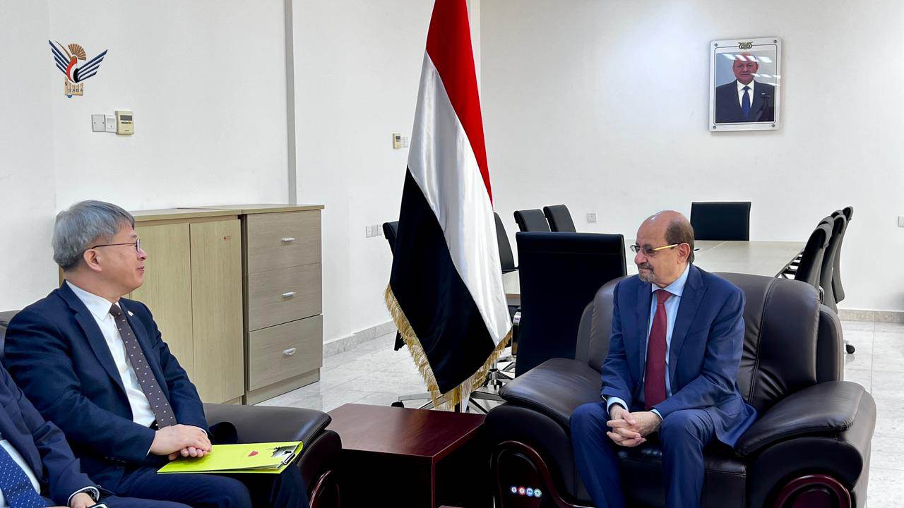 الزنداني يبحث في عدن مع السفيرين الكوري والهندي تعزيز العلاقات والدعم المقدم لليمن