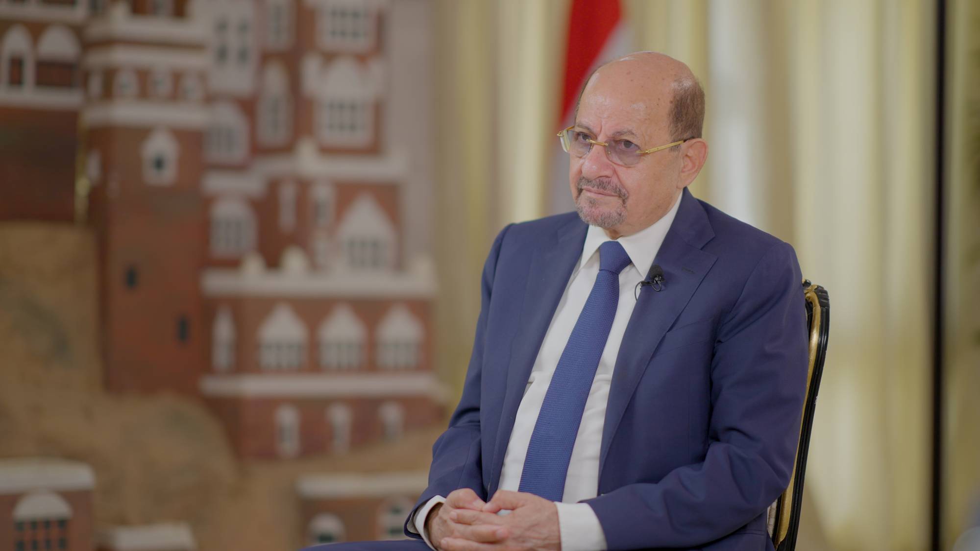 دولة رئيس الوزراء الزنداني يشدد على الحوكمة والرقابة الصارمة لمنحة الوقود السعودية لمحطات الكهرباء