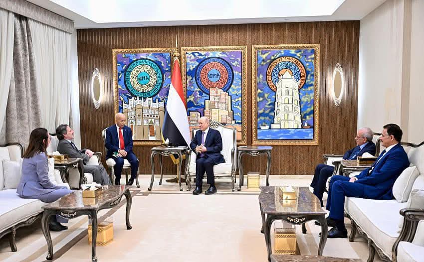 العليمي لا ديمقراطية في ظل السلاح المنفلت واستقرار الجنوب بوابة لشراكة استراتيجية مع السعودية