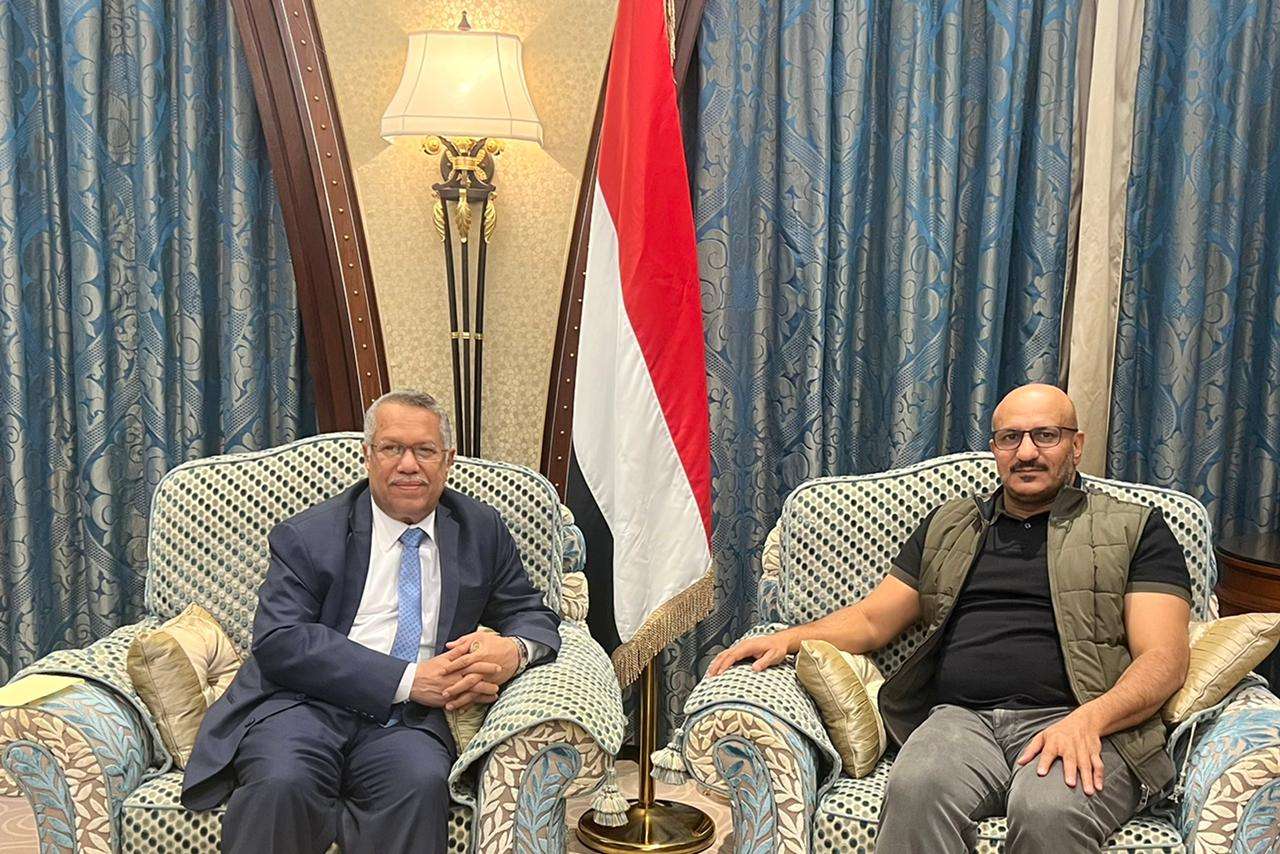 بن دغر يهنئ العميد طارق صالح بذكرى تأسيس المقاومة الوطنية