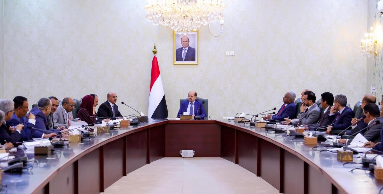 رئيس الحكومة د. شائع الزنداني يترأس اجتماع اللجنة العليا لمناقشة موازنة 2026 بعدن