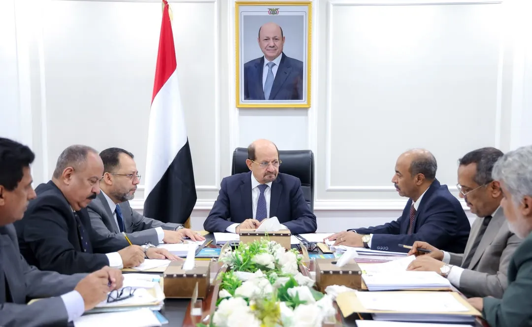 الحكومة تعلن الحرب على التهريب وتأمر بإغلاق المنافذ غير القانونية ومحاسبة المتورطين